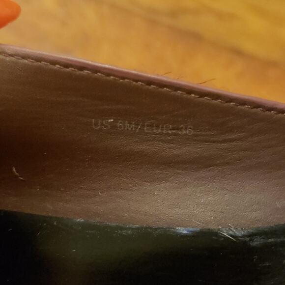 VINCE burgundy Pony Hair Loafers size 6 - Picture 5 of 5
